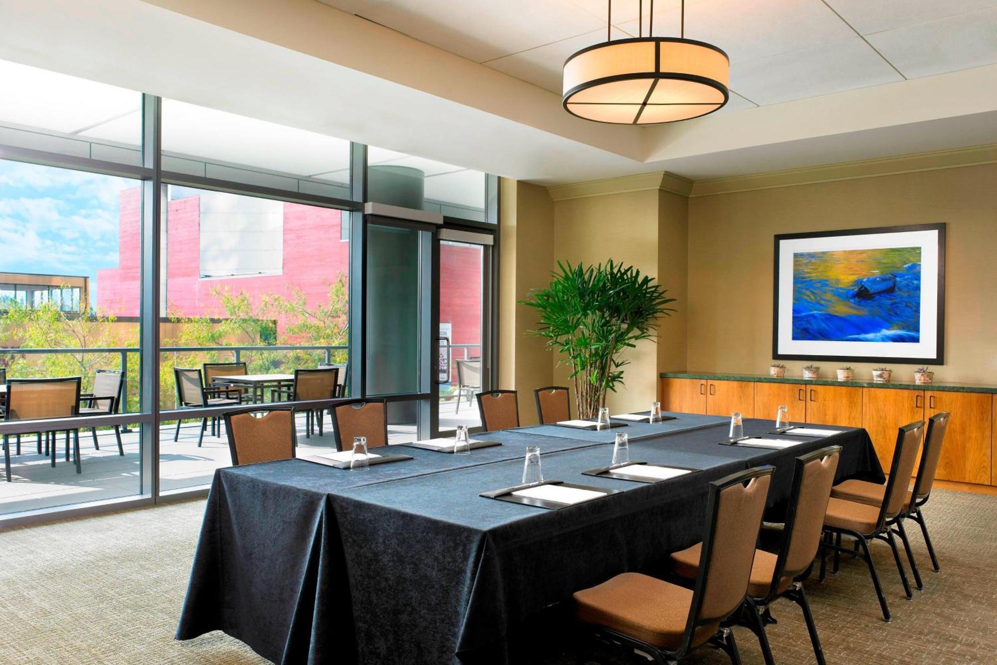 The Westin Bellevue Hotel Exterior photo